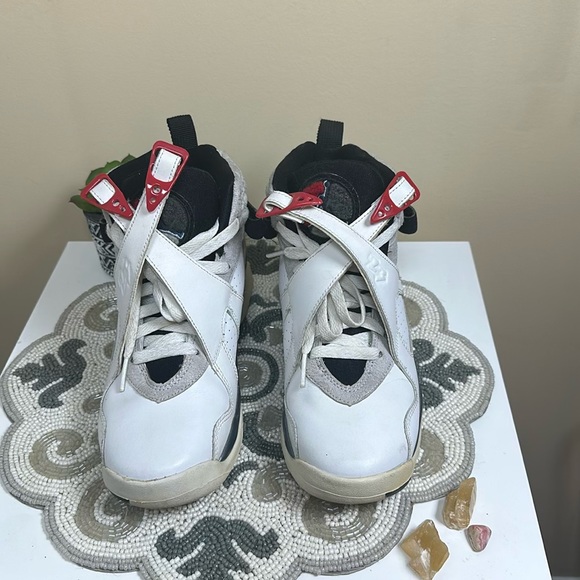 Air Jordan’s (Bugs bunny’s ) - Picture 1 of 11